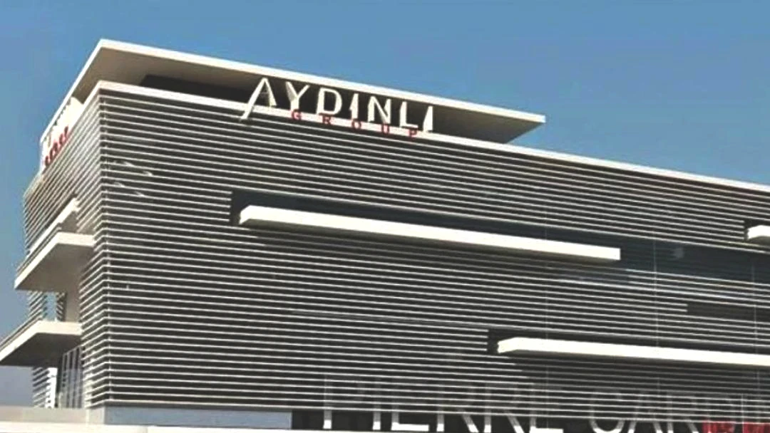 Tam 690 mağaza! Aralarında Pierre Cardin ve Polo da bulunuyor... Aydınlı Giyim Grubu için en yüksek teklif Saat&Saat ten geldi 2